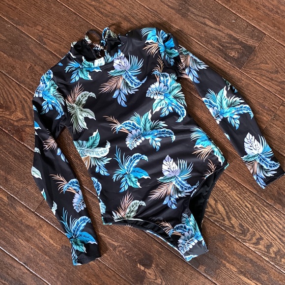 "The Keira" Lace Up Back Long Sleeve Swimsuit - Picture 2 of 6